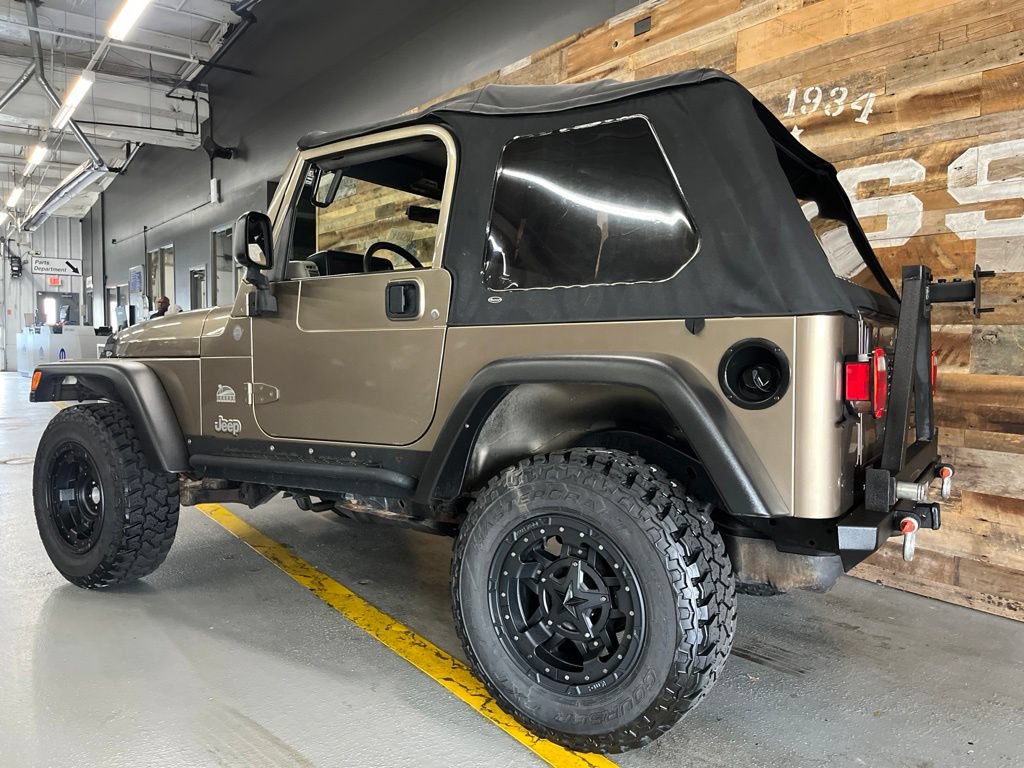 Used 2004 Jeep Wrangler Sahara w/ Dual Top Group AWD/4WD image 17