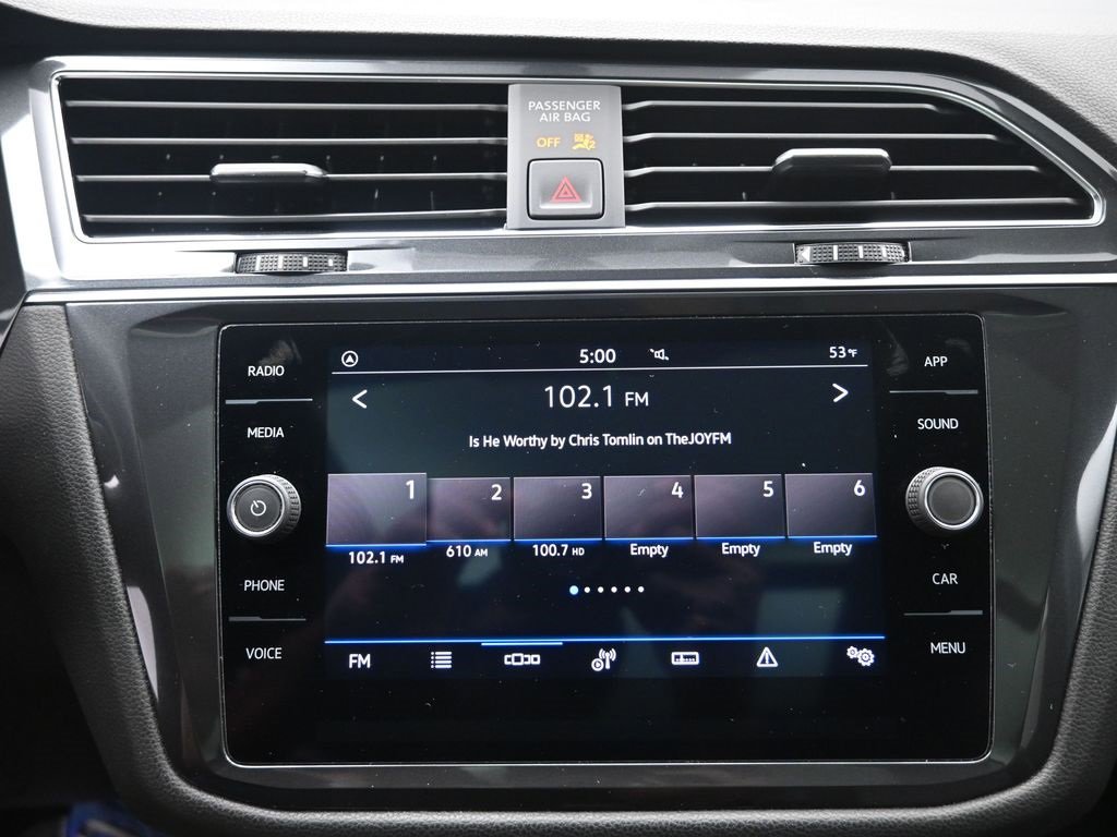 Used 2021 Volkswagen Tiguan SE R-Line image 11