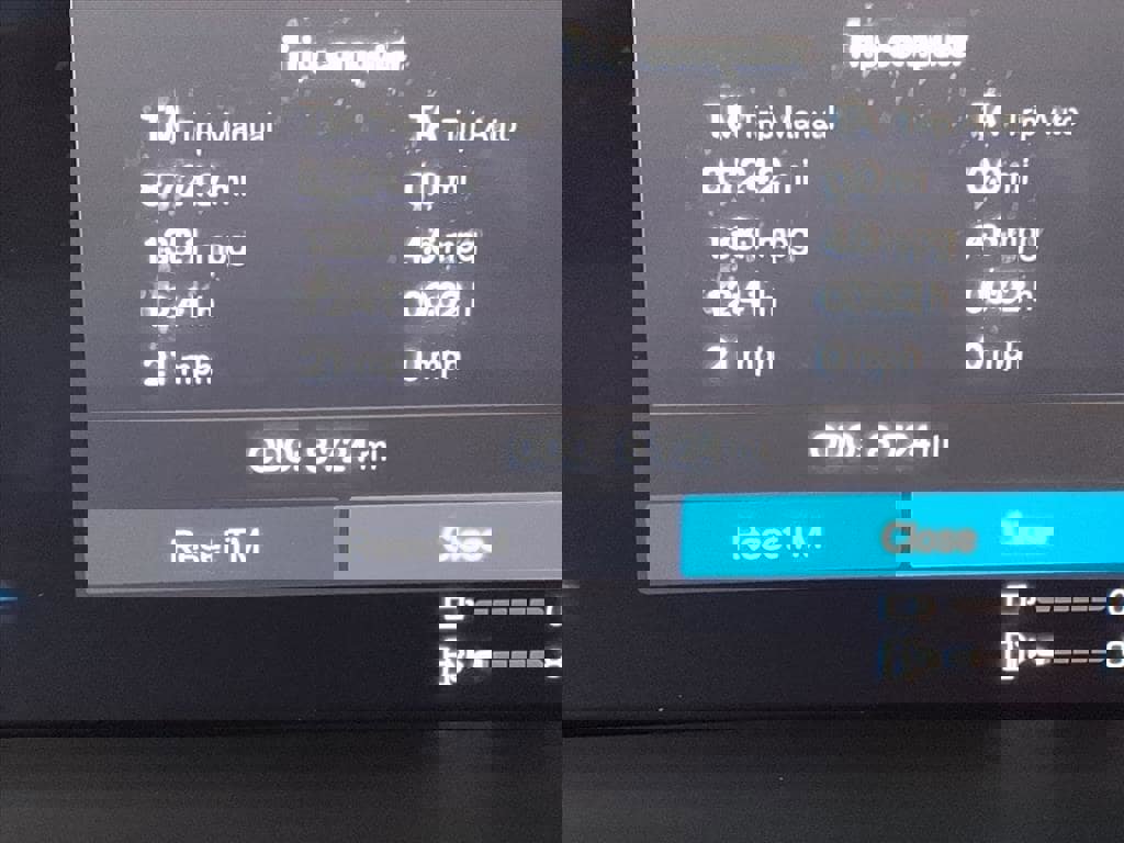 Certified 2025 Volvo S60 T8 Ultra w/ Climate Package image 28