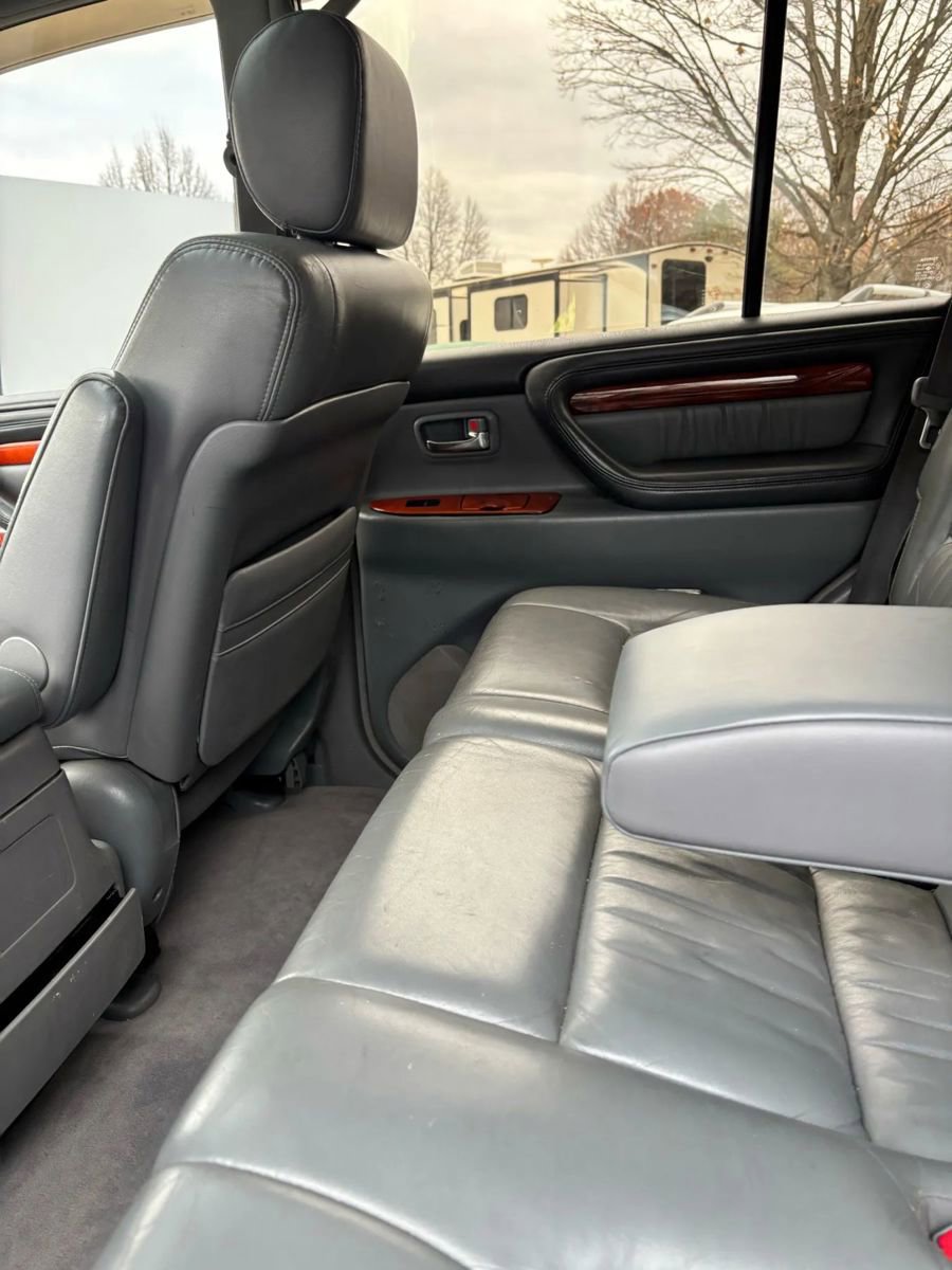 Used 2000 Lexus LX 470 4WD image 22