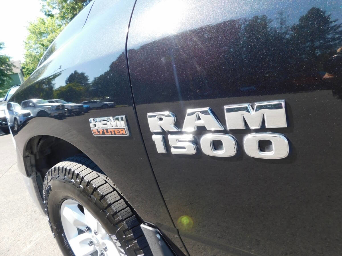 Used 2016 RAM 1500 Classic SLT w/ Luxury Group image 25