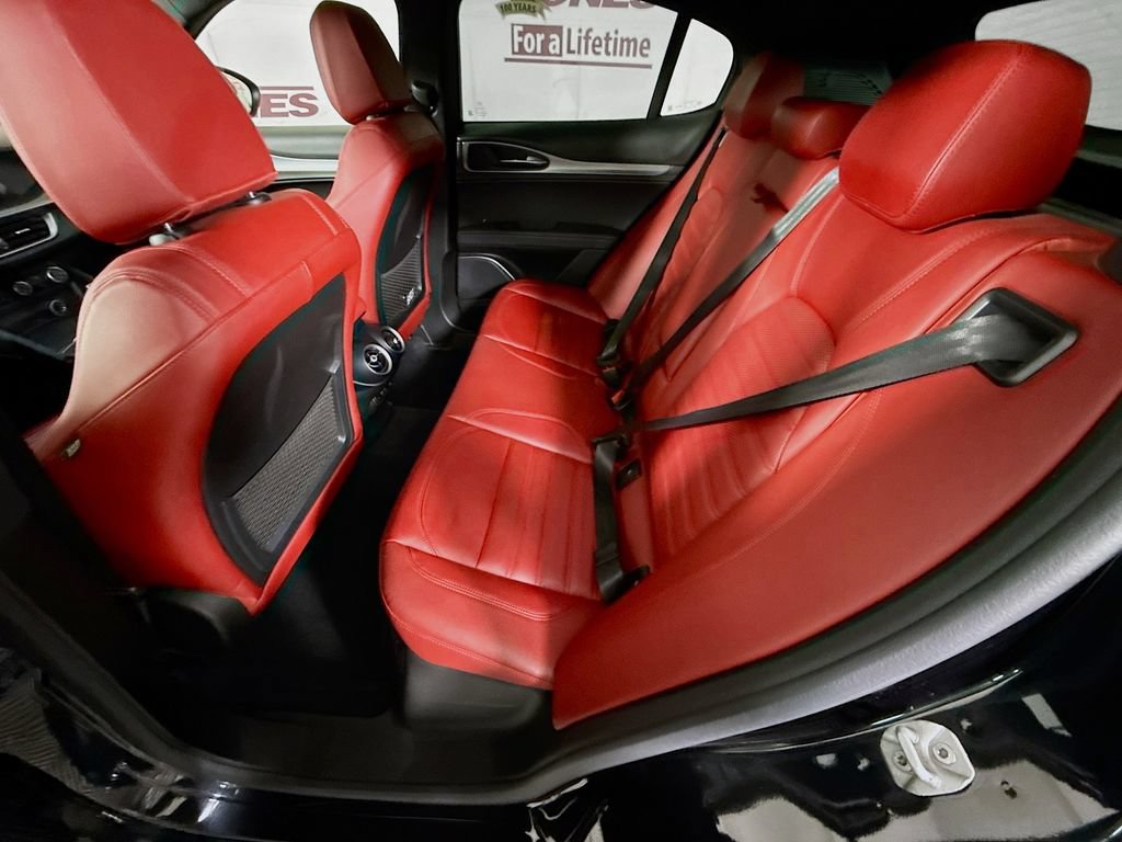 Used 2023 Alfa Romeo Stelvio Veloce AWD/4WD image 28