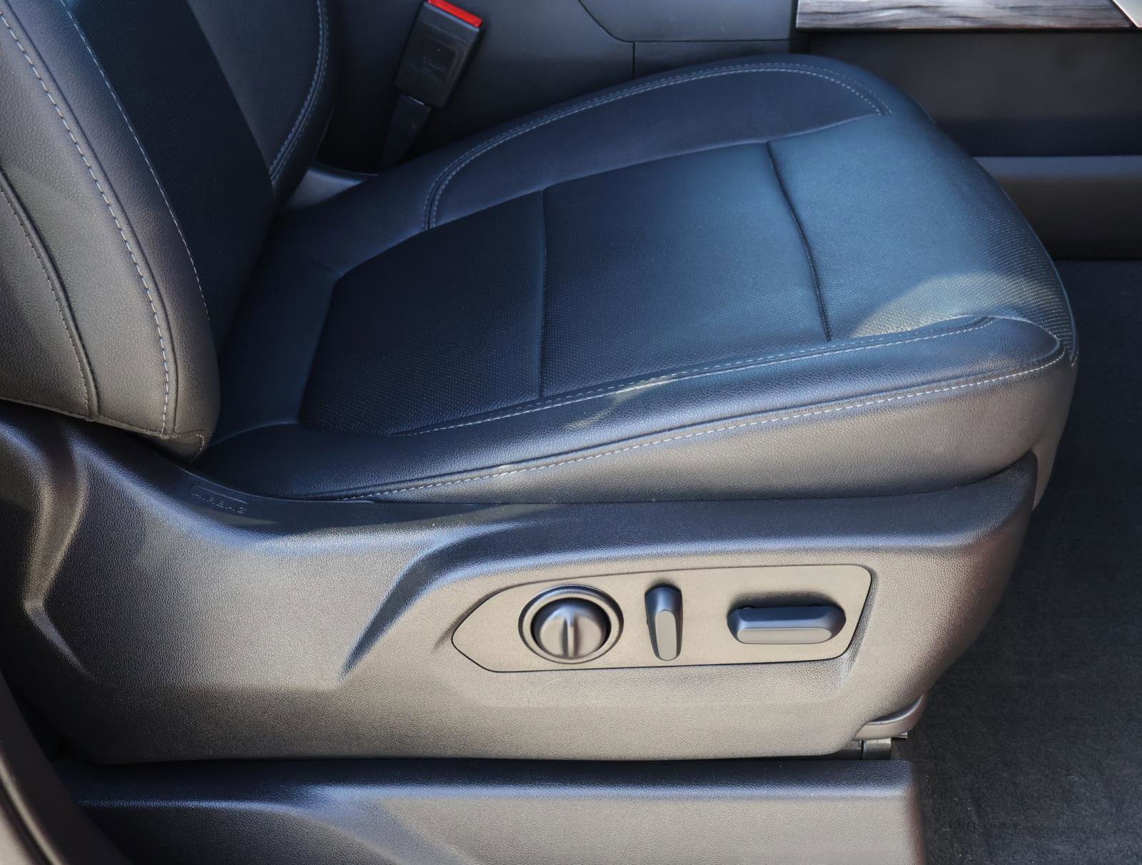 Used 2022 Chevrolet Silverado 1500 LTZ w/ LTZ Premium Texas Edition image 20