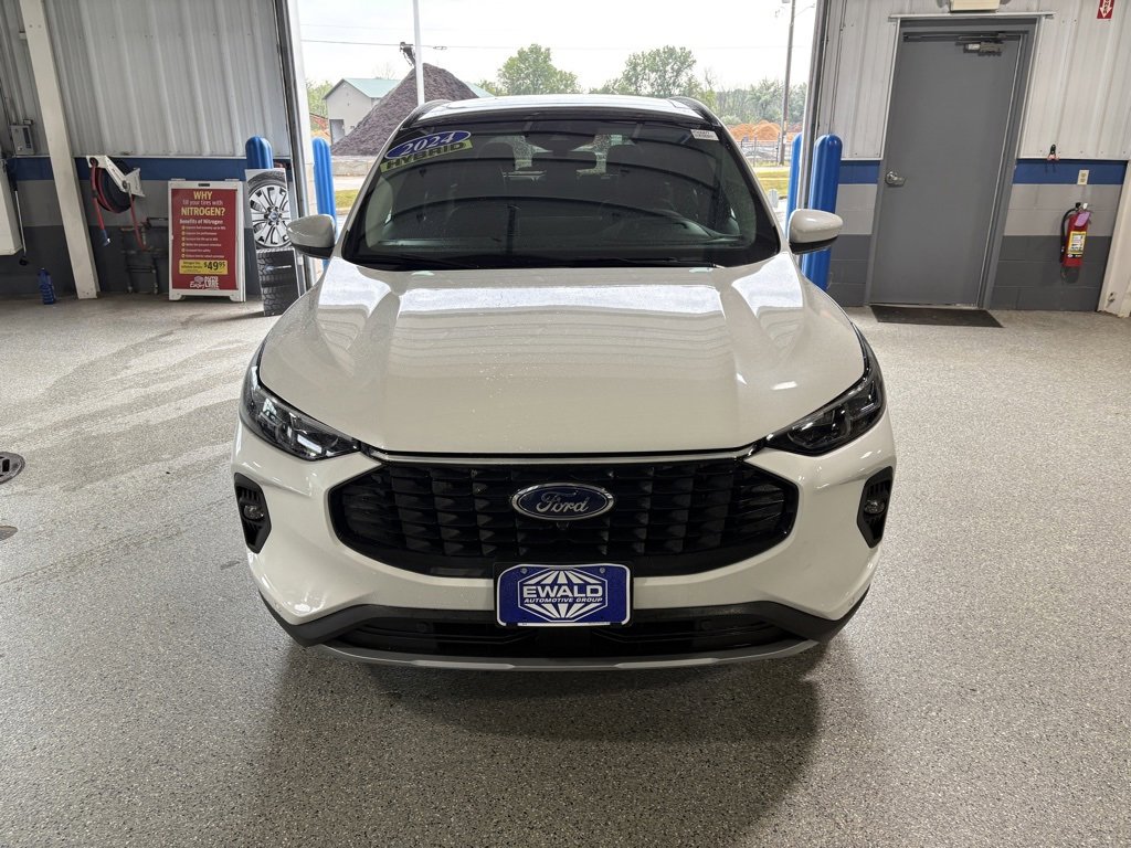 Used 2024 Ford Escape Base w/ PHEV Premium Package image 3