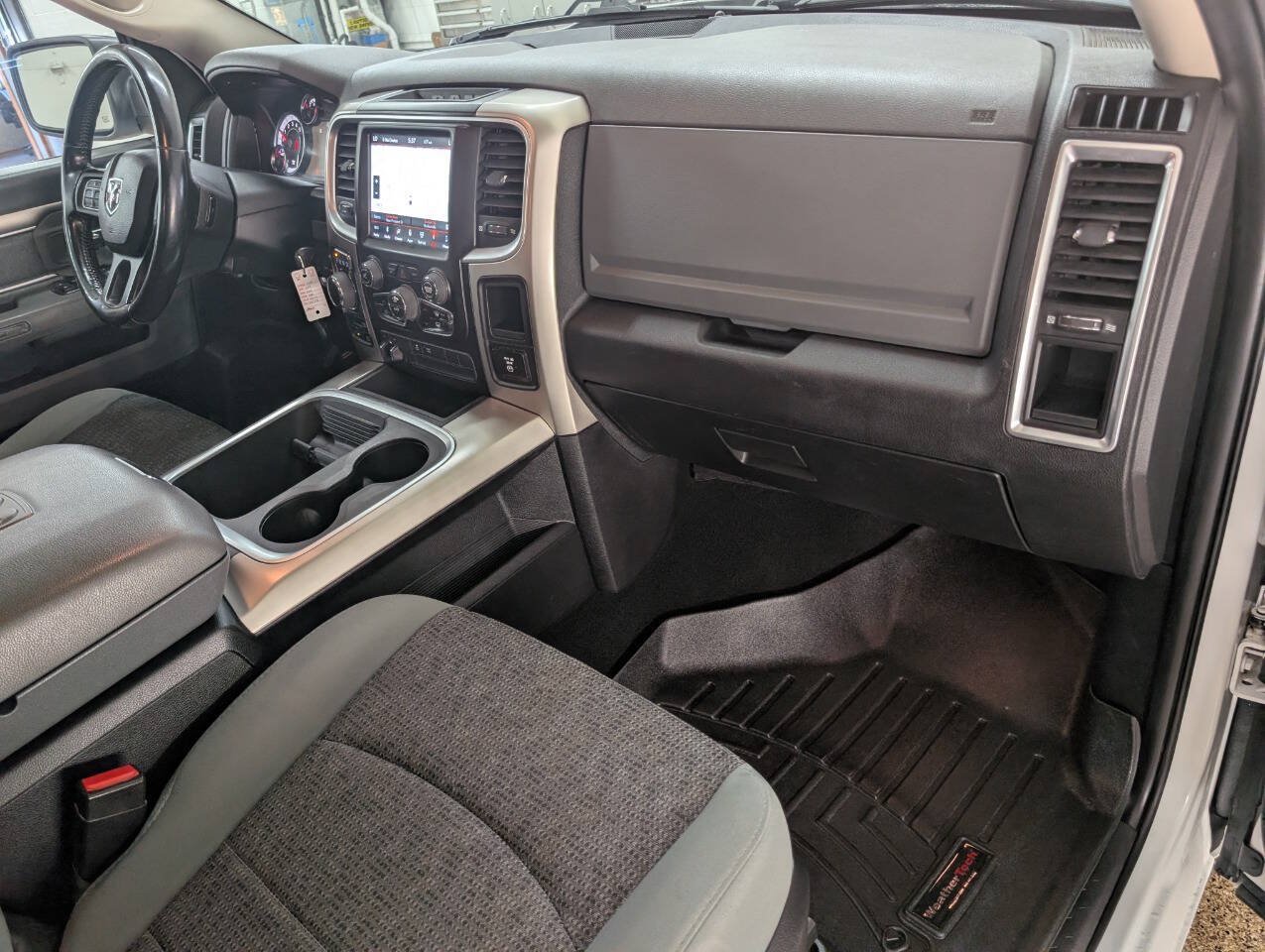Used 2019 RAM 1500 Classic SLT w/ SLT Plus D←cor Group AWD/4WD image 19