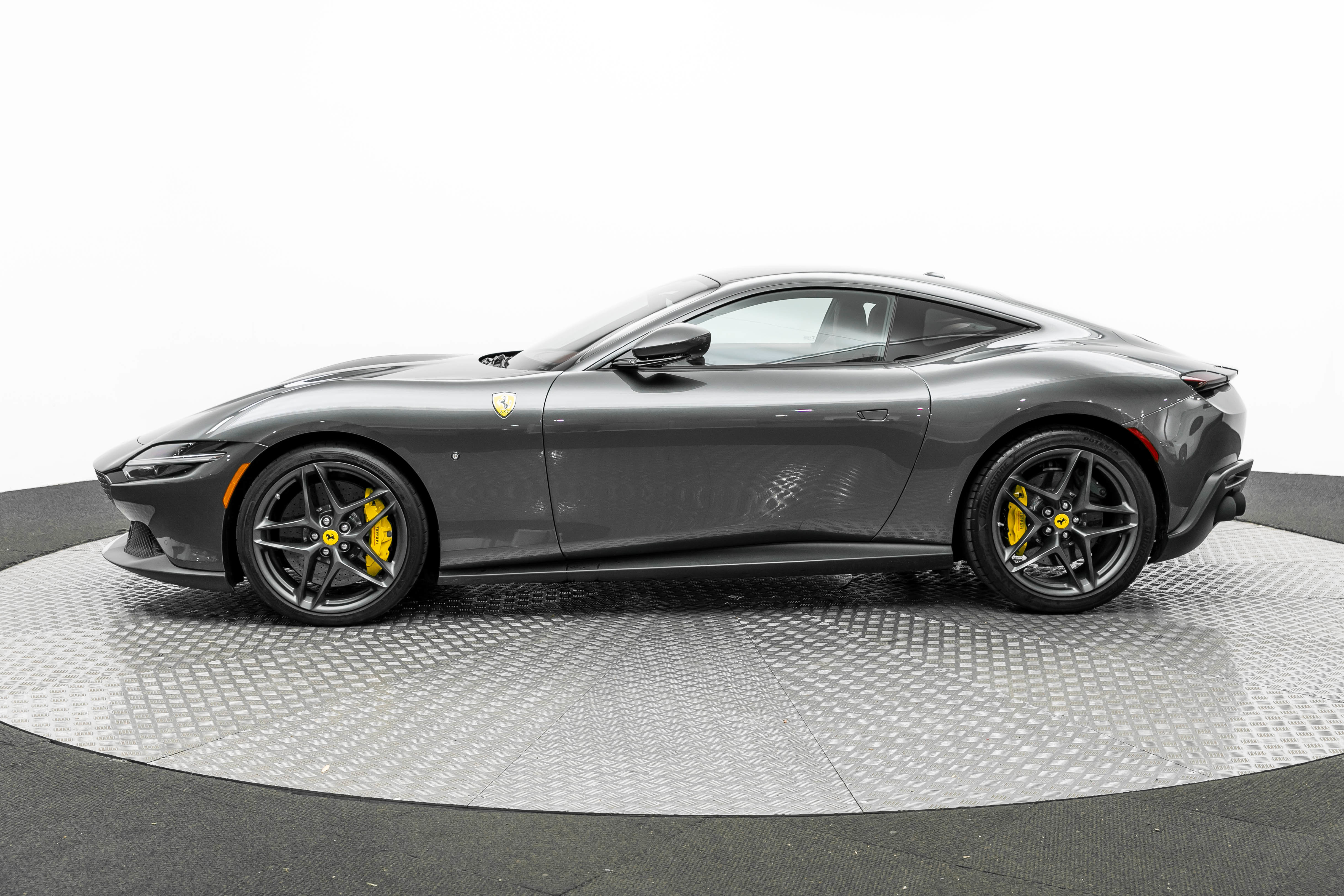 Certified 2022 Ferrari Roma image 2