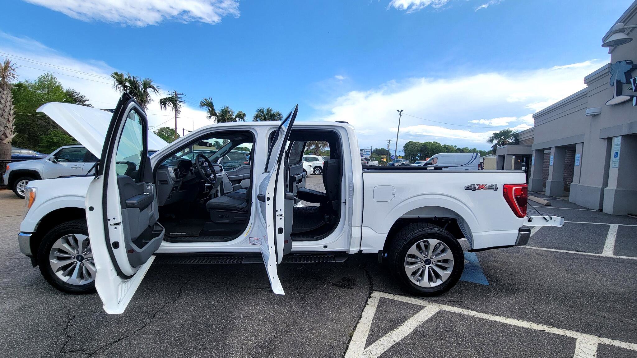 Used 2022 Ford F150 XLT w/ Trailer Tow Package image 22
