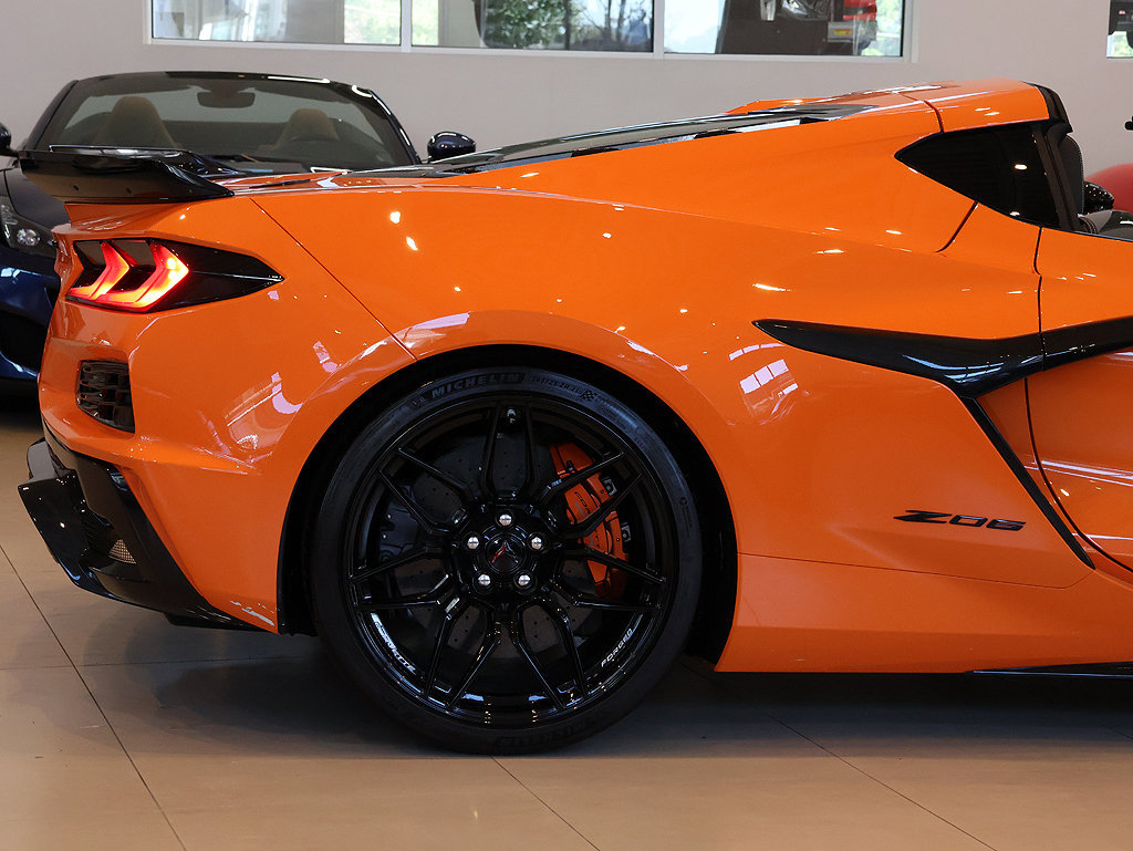 Used 2024 Chevrolet Corvette Z06 w/ Battery Protection Package RWD image 24