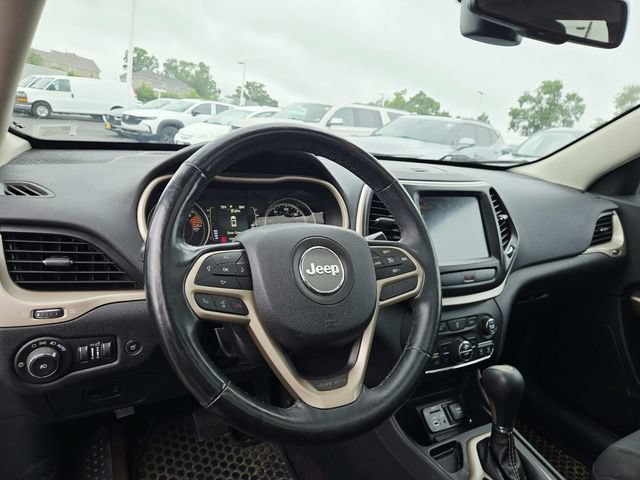 Used 2017 Jeep Cherokee Latitude w/ Comfort/Convenience Group FWD image 8