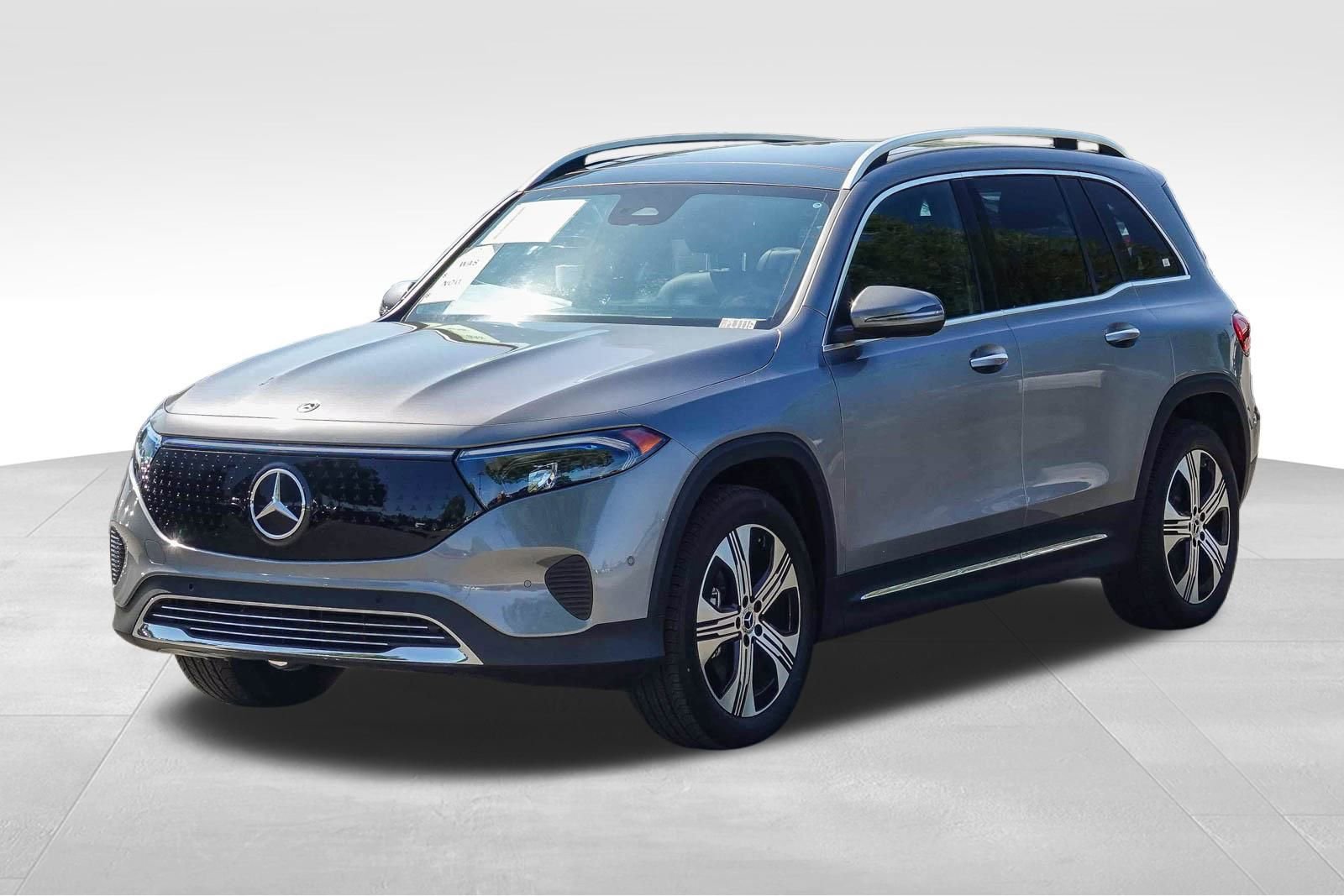 Used 2024 Mercedes-Benz EQB 300 4MATIC image 3