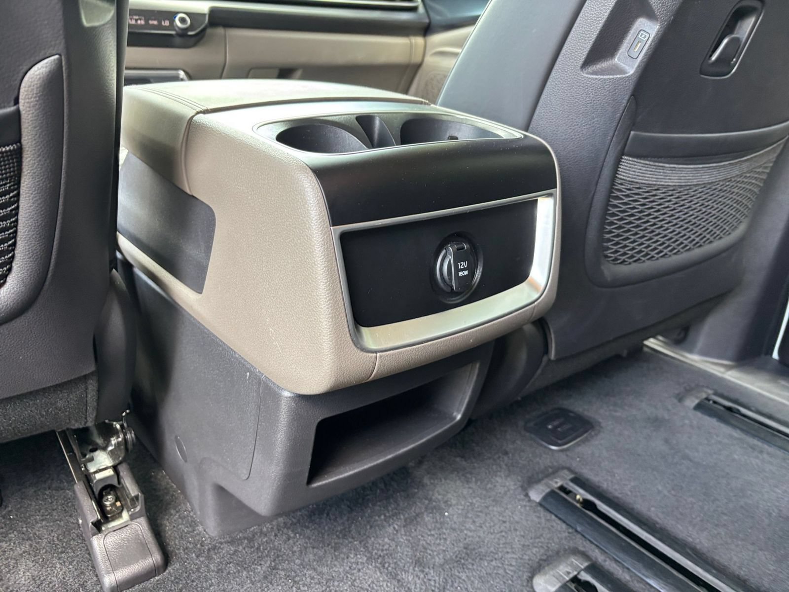 Used 2026 Kia Carnival FWD image 24