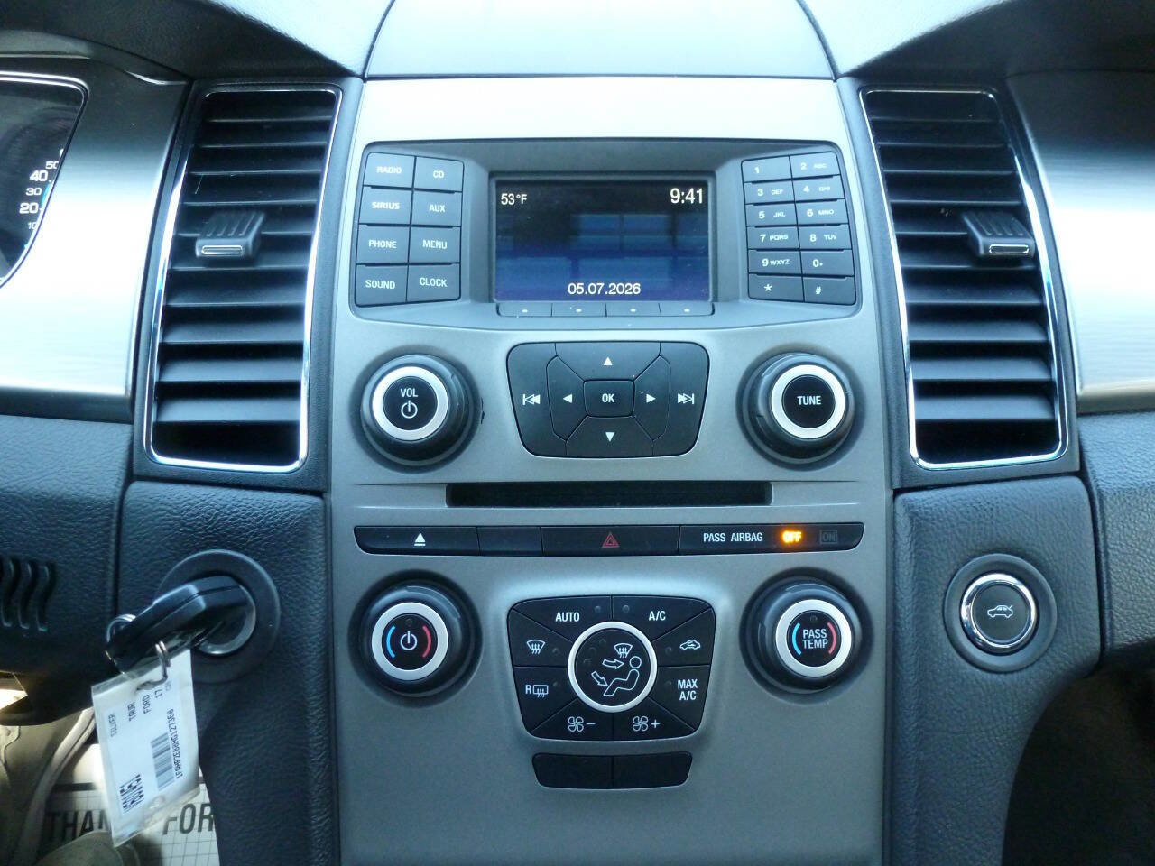 Used 2017 Ford Taurus SEL FWD image 23