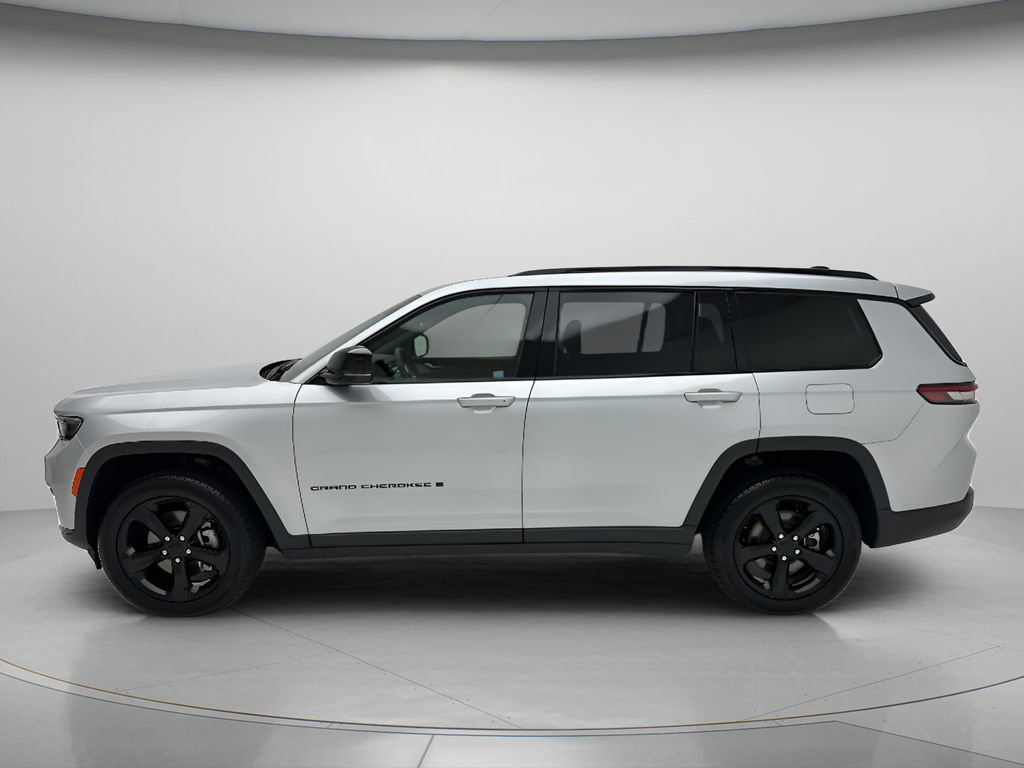 Used 2023 Jeep Grand Cherokee L Laredo AWD/4WD image 7