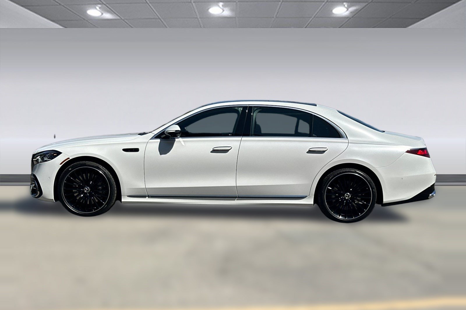 New 2027 Mercedes-Benz S 500 4MATIC image 2
