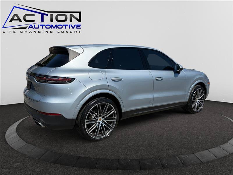 Used 2023 Porsche Cayenne AWD/4WD image 8