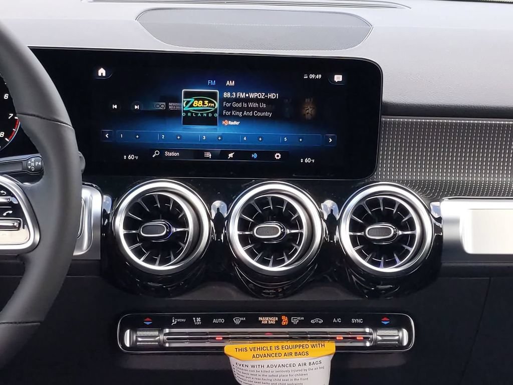 Used 2022 Mercedes-Benz GLB 250 4MATIC image 14