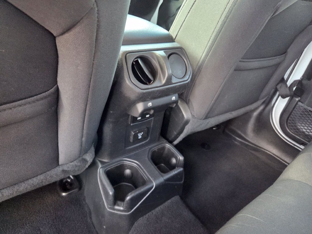 Used 2023 Jeep Gladiator Sport AWD/4WD image 9