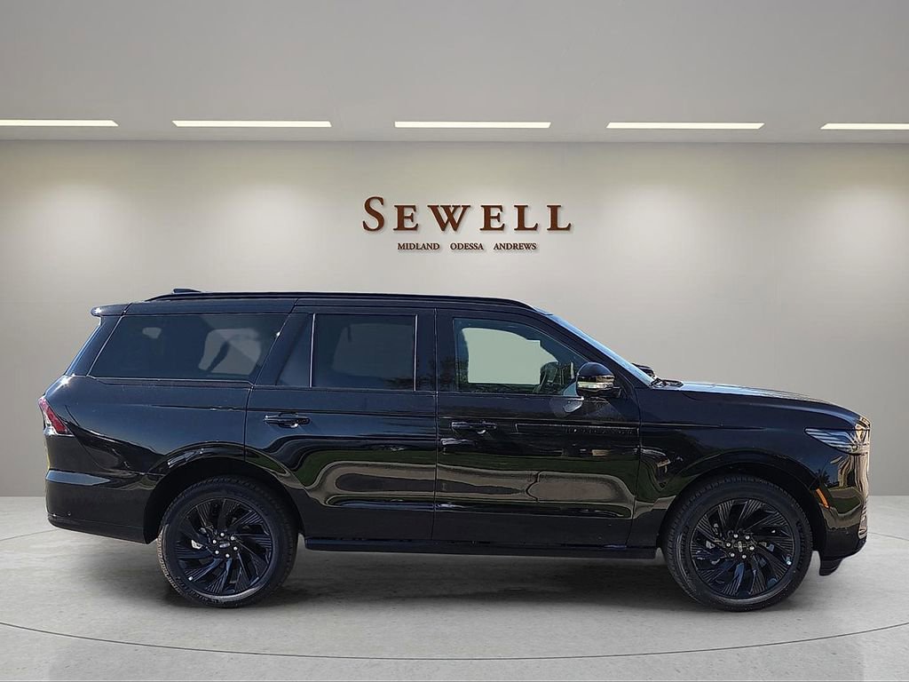 New 2025 Lincoln Navigator Reserve w/ Jet Appearance Package image 5