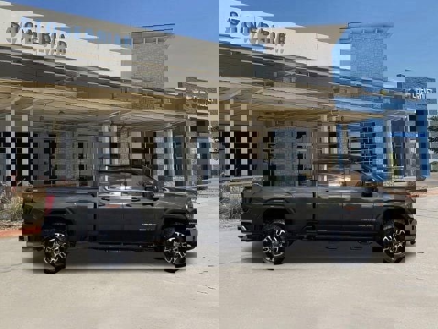 Used 2023 GMC Sierra 2500 SLE w/ SLE Value Package; image 4