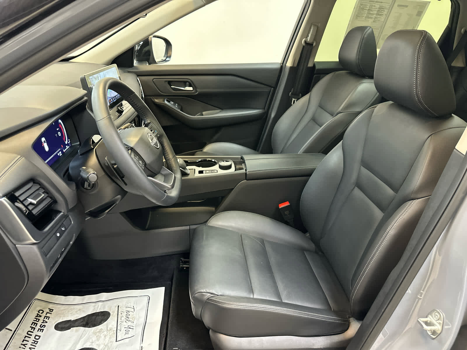 Certified 2025 Nissan Rogue SL w/ Tech Package image 4