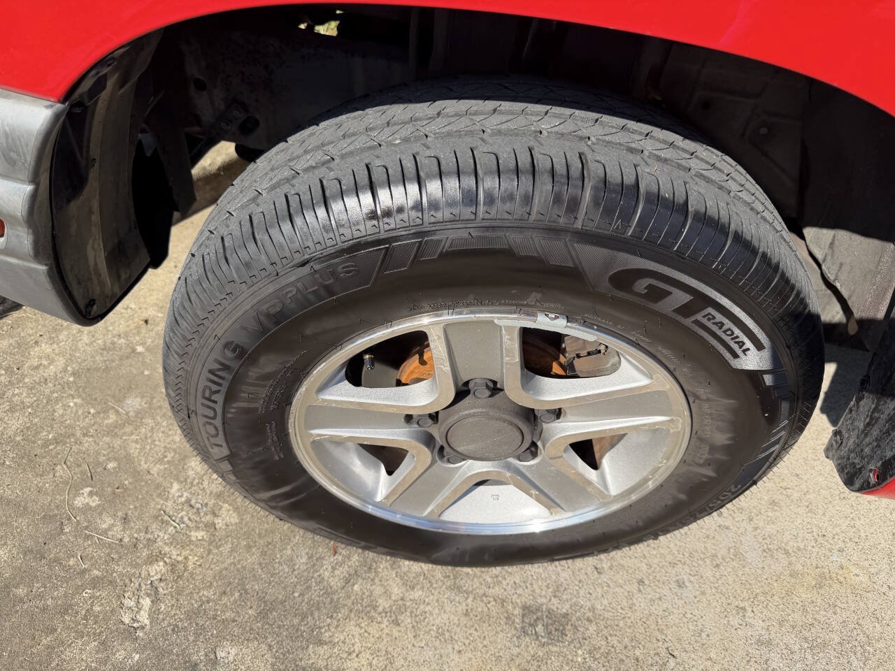 Used 2003 Chevrolet Tracker 2WD w/ Preferred Equipment Group image 25