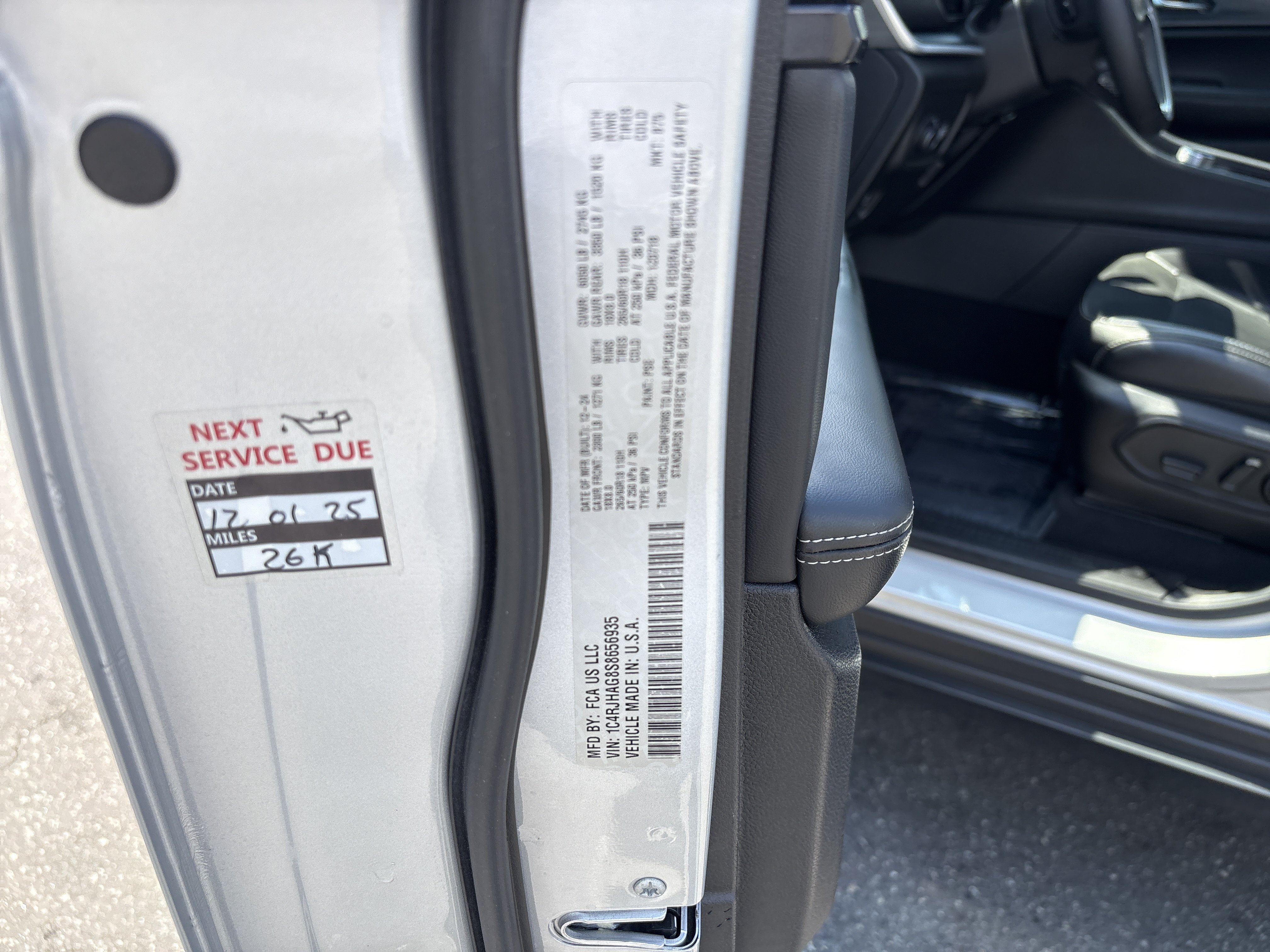 Used 2025 Jeep Grand Cherokee Altitude AWD/4WD image 35