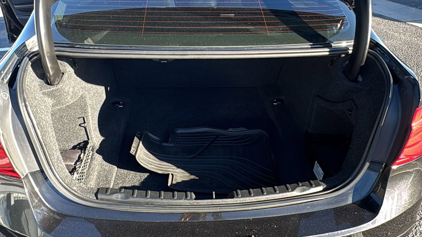 Used 2018 BMW 320i xDrive Sedan image 14