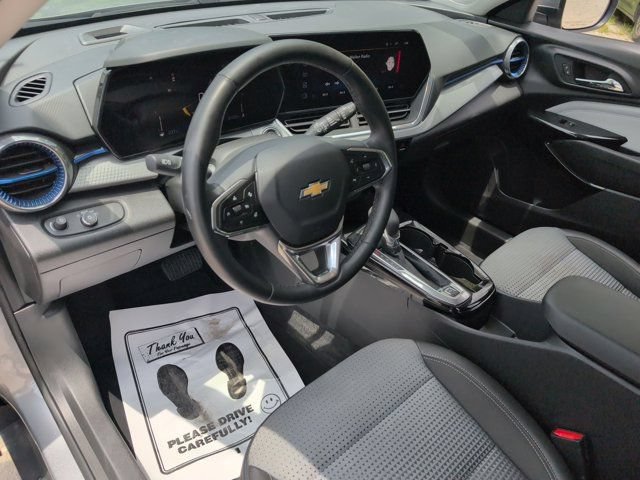 Used 2025 Chevrolet Trax LT w/ LT Convenience Package FWD image 15