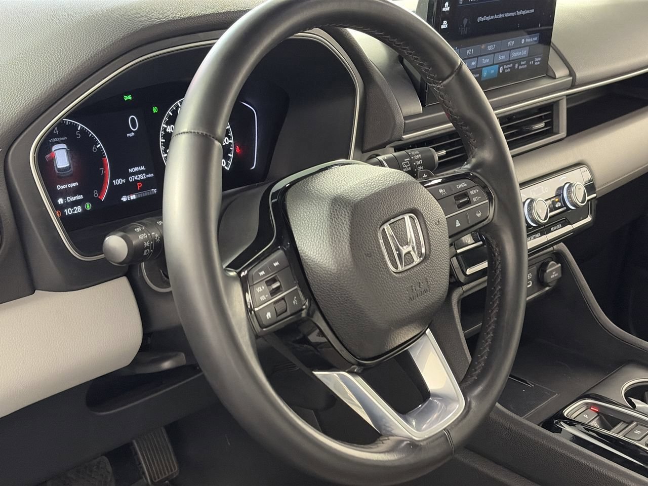 Used 2023 Honda Pilot Touring image 13