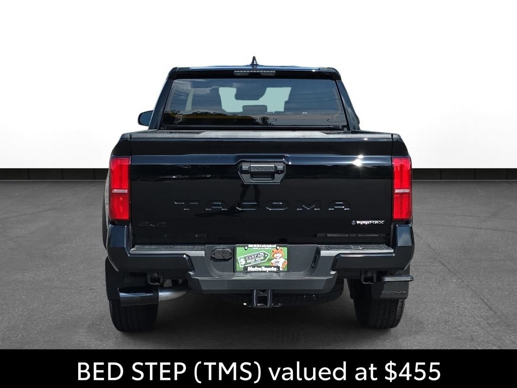 Used 2025 Toyota Tacoma TRD Off-Road AWD/4WD image 7