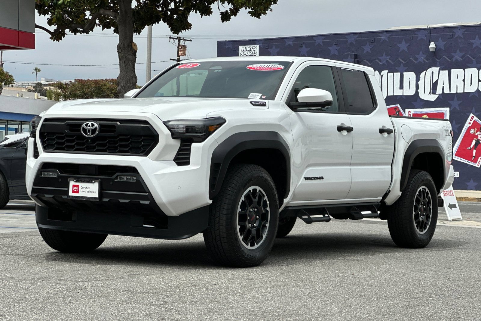 Certified 2025 Toyota Tacoma TRD Off-Road w/ TRD Off Road Premium Package AWD/4WD image 8