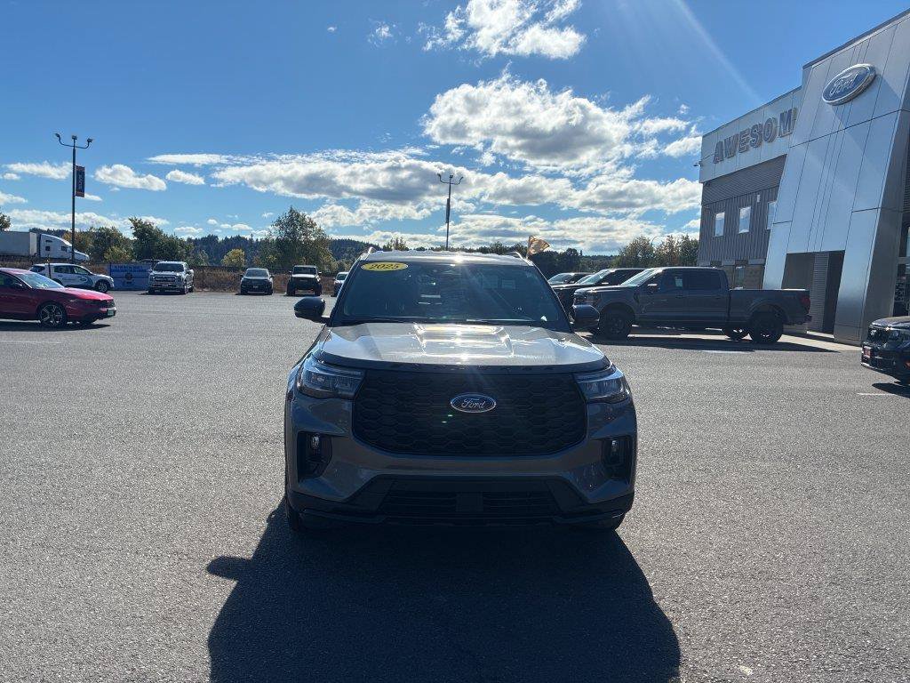 Used 2025 Ford Explorer ST-Line AWD/4WD image 11