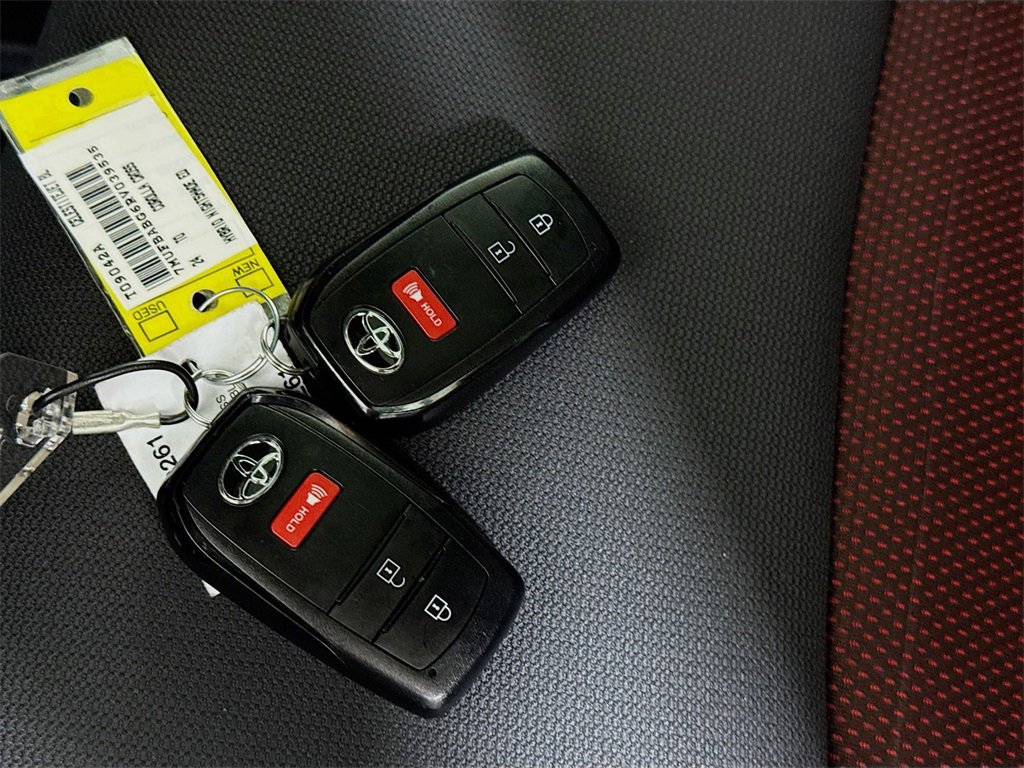 Certified 2024 Toyota Corolla Cross AWD Hybrid image 33