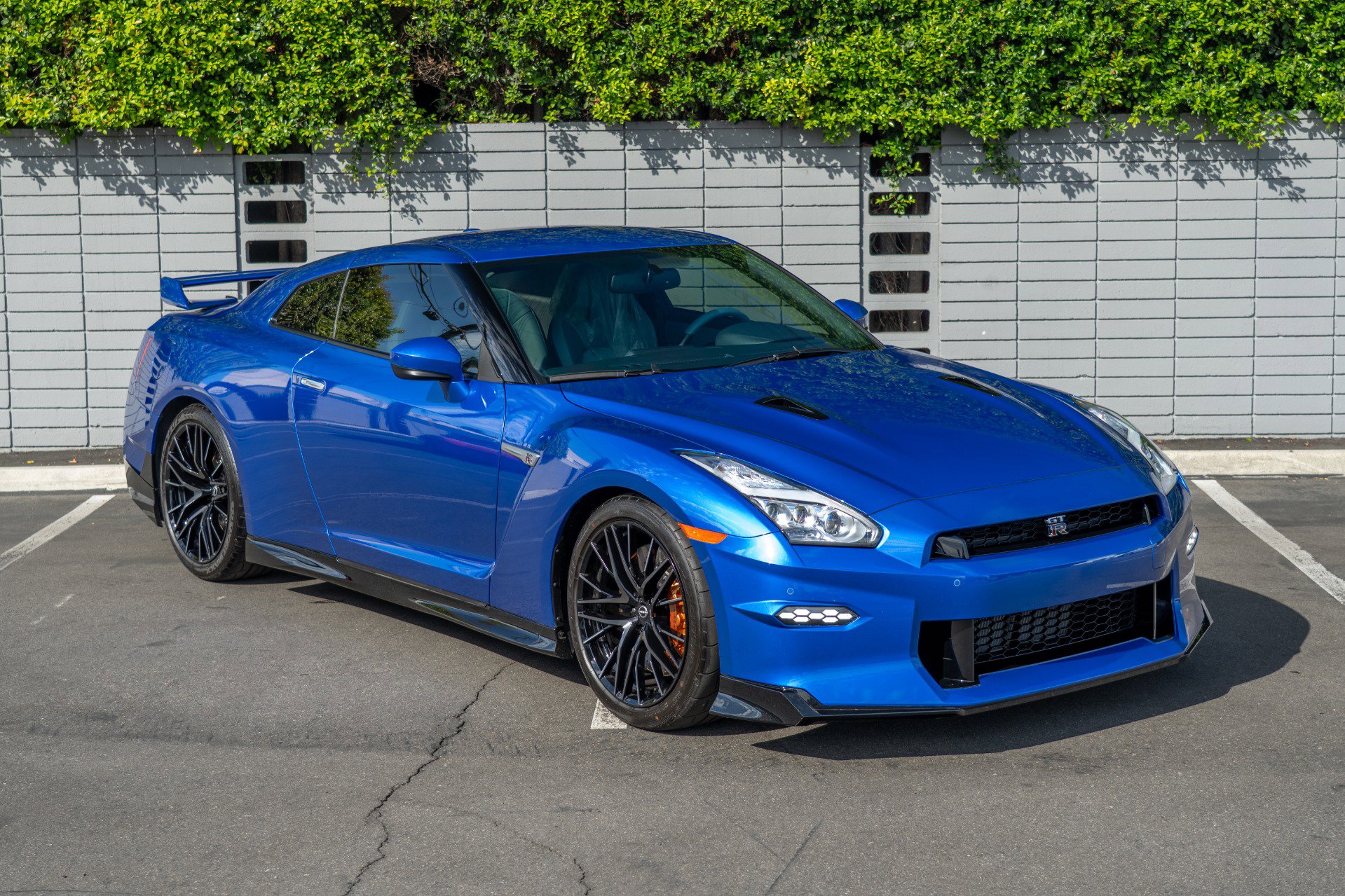 Used 2024 Nissan GT-R w/ Floor Mat Package image 12