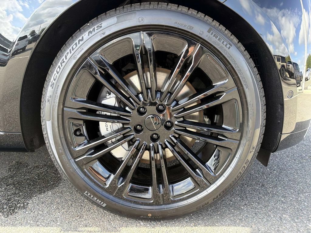 New 2026 Land Rover Range Rover SE AWD/4WD image 9