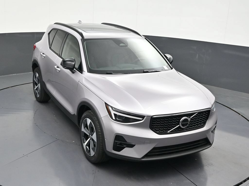 New 2026 Volvo XC40 B5 Plus w/ Protection Package Premier AWD/4WD image 19