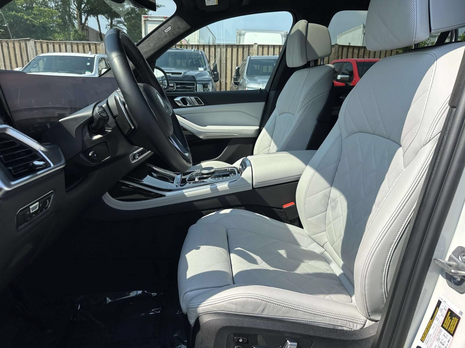 Used 2023 BMW X7 xDrive40i AWD/4WD image 22