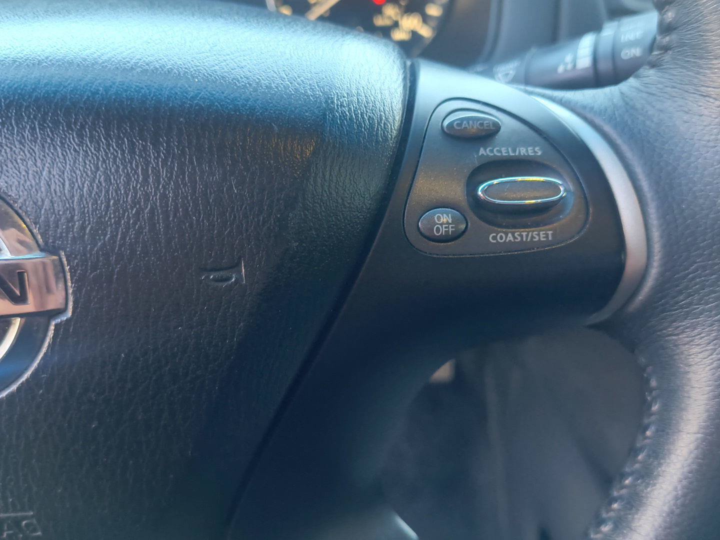 Used 2016 Nissan Pathfinder SV FWD image 28