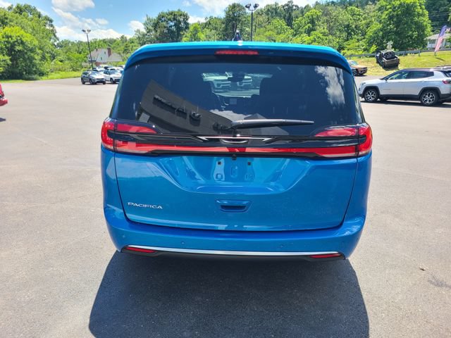 New 2027 Chrysler Pacifica Select FWD image 4
