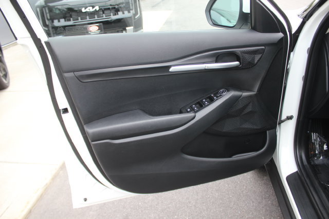 Used 2025 Kia Seltos LX AWD/4WD image 19