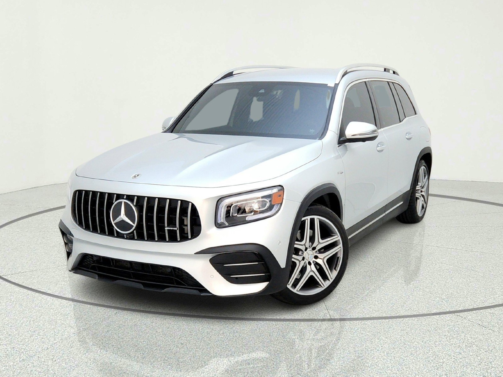 Certified 2022 Mercedes-Benz GLB 35 AMG 4MATIC image 2