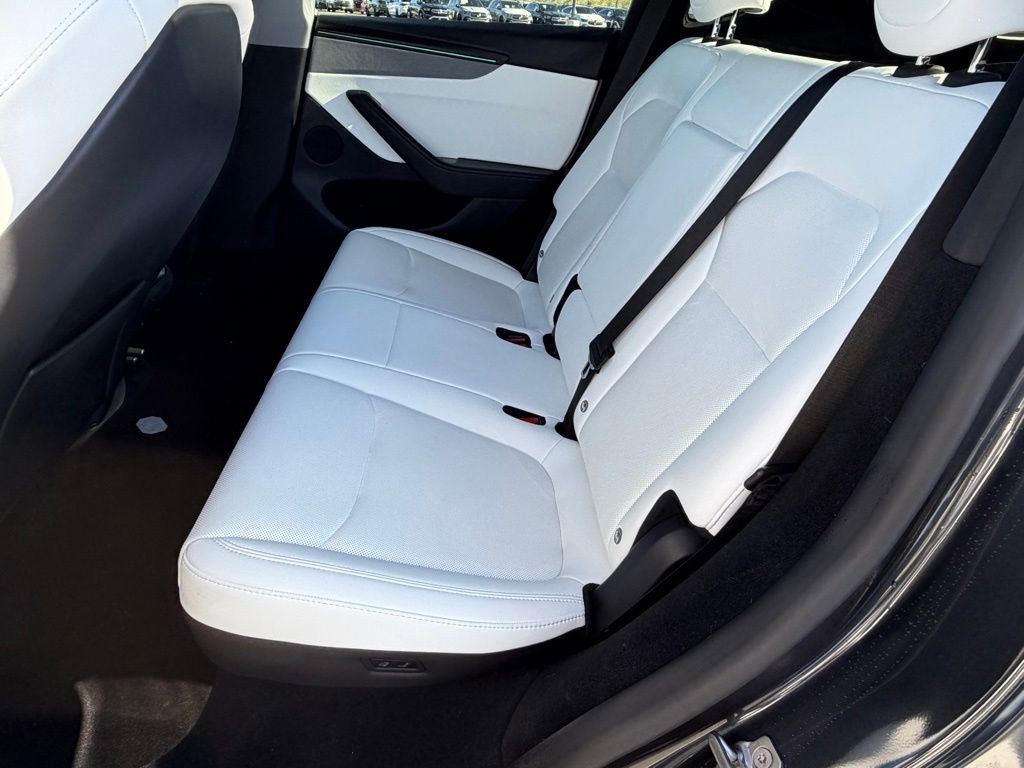 Used 2026 Tesla Model Y Long Range image 28