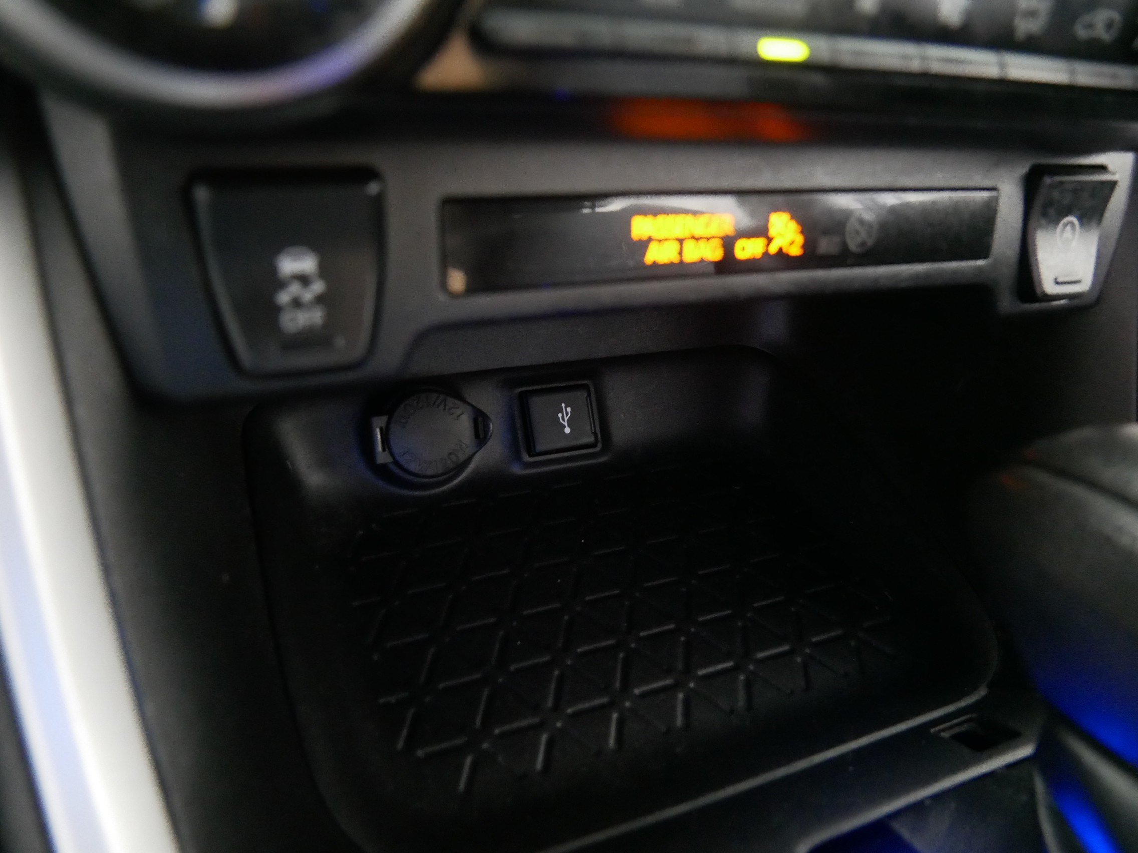 Used 2022 Toyota RAV4 XLE AWD/4WD image 30