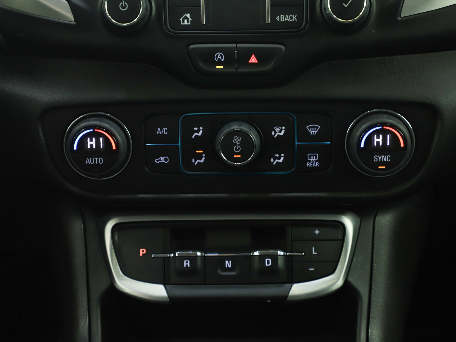 Used 2024 GMC Terrain SLT image 16