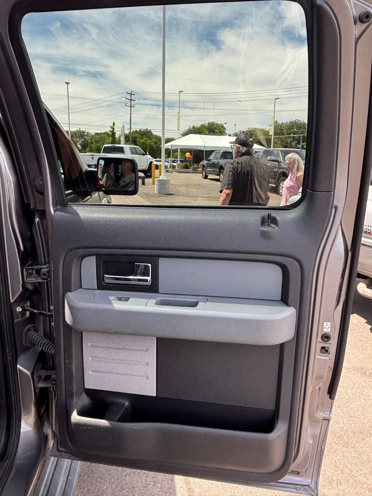 Used 2014 Ford F150 XLT w/ Equipment Group 302A Luxury AWD/4WD image 15