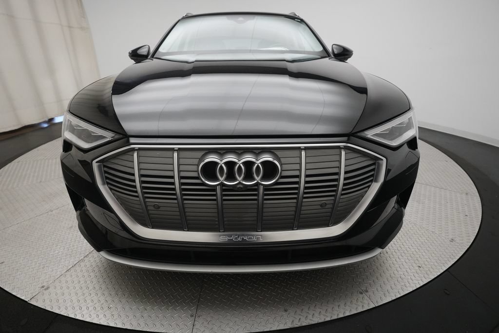Used 2022 Audi e-tron Premium Plus w/ Premium Plus Package AWD/4WD image 10