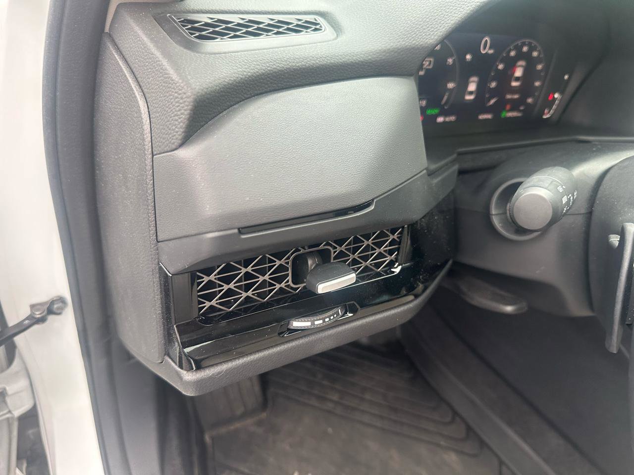 Used 2024 Honda Accord EX-L image 10