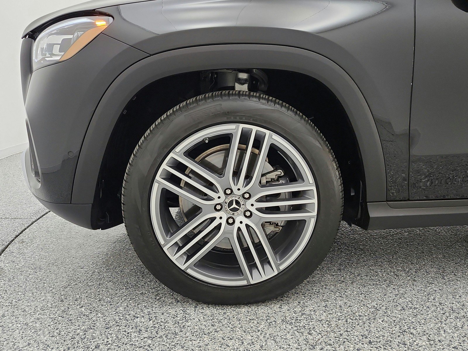 Certified 2025 Mercedes-Benz GLS 450 4MATIC image 17