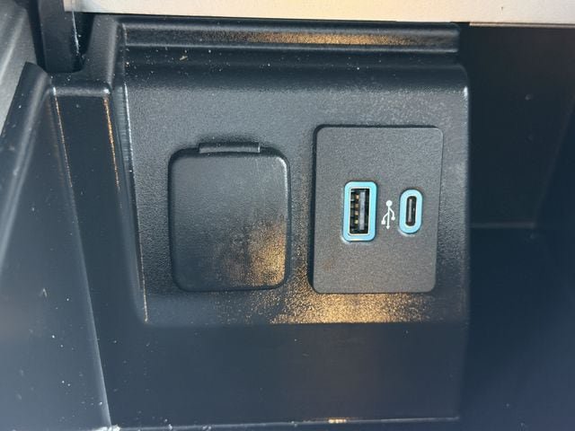 Used 2024 Ford Explorer ST w/ Equipment Group 401A AWD/4WD image 22