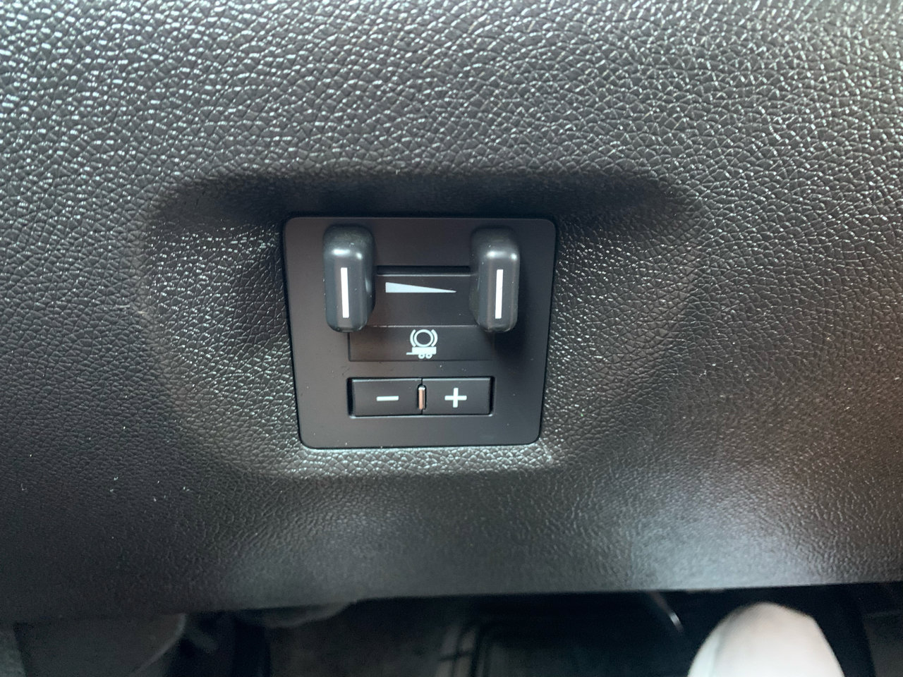 Used 2012 GMC Sierra 3500 Denali image 32